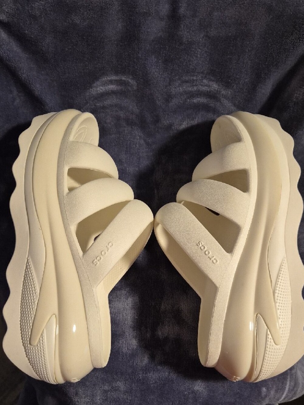 Crocs Womans Mega Crush Triple Strap Chalk White - Picture 6 of 8